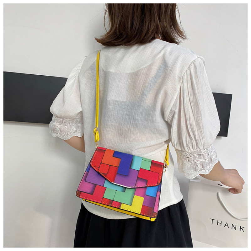 Ins Rainbow Color Street Trend Messenger Bags Shoulder Bag Creative Fun Fashion Magic Stitching Color Chain Crossbody Bag
