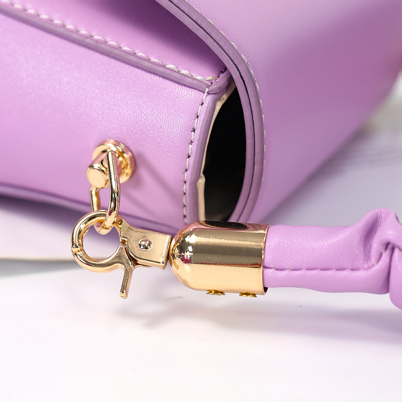Wholesale Summer Popular Mini Bag Female 2021 New Trendy Fresh Fashion Small Square Bag Messenger Chain Ruched Hand Bags