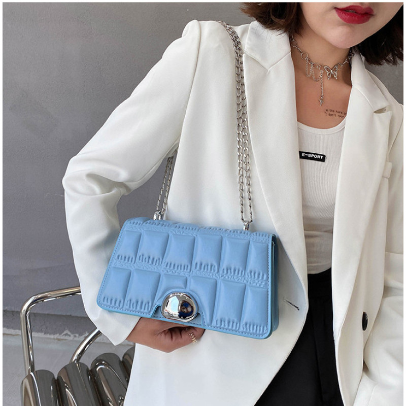 2021 New  Summer Pearl Portable Handbag Trendy Cool Girl Chain Crossbody Bag Purses And Handbags