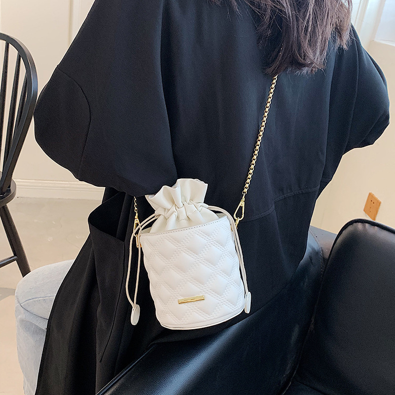 The New Pu Leather One-Shoulder Diagonal Bag Women'S Bag Simple Rhombic Embroidered Thread Chain Drawstring Women Hand Bags