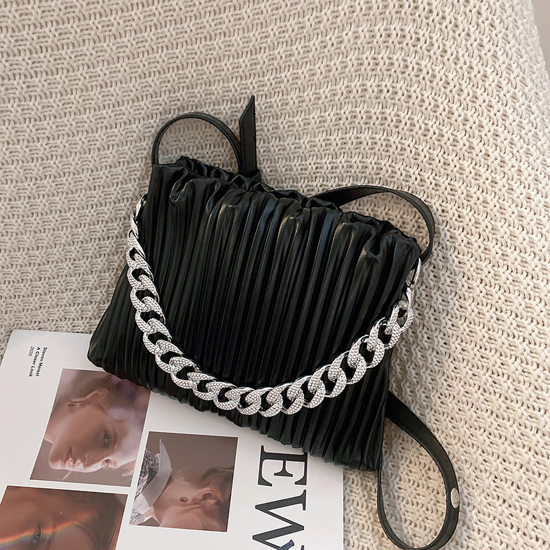 2021 New Fashion Crossbody Handbags Female Bag Chain Women Hand Bags Elegant Fold Cloud Ladies Purses And Handbags