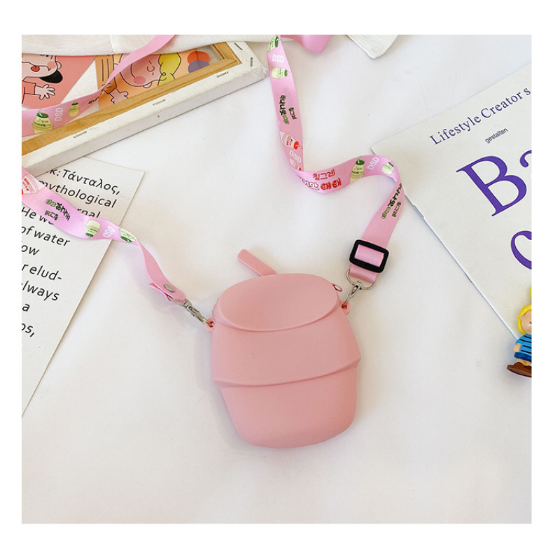 Amazon Hot Sale 2021 New Shoulder Bag Designer Purses Silicone Small Change Mini Bag Avocado Children Diagonal Bag Purse 2021