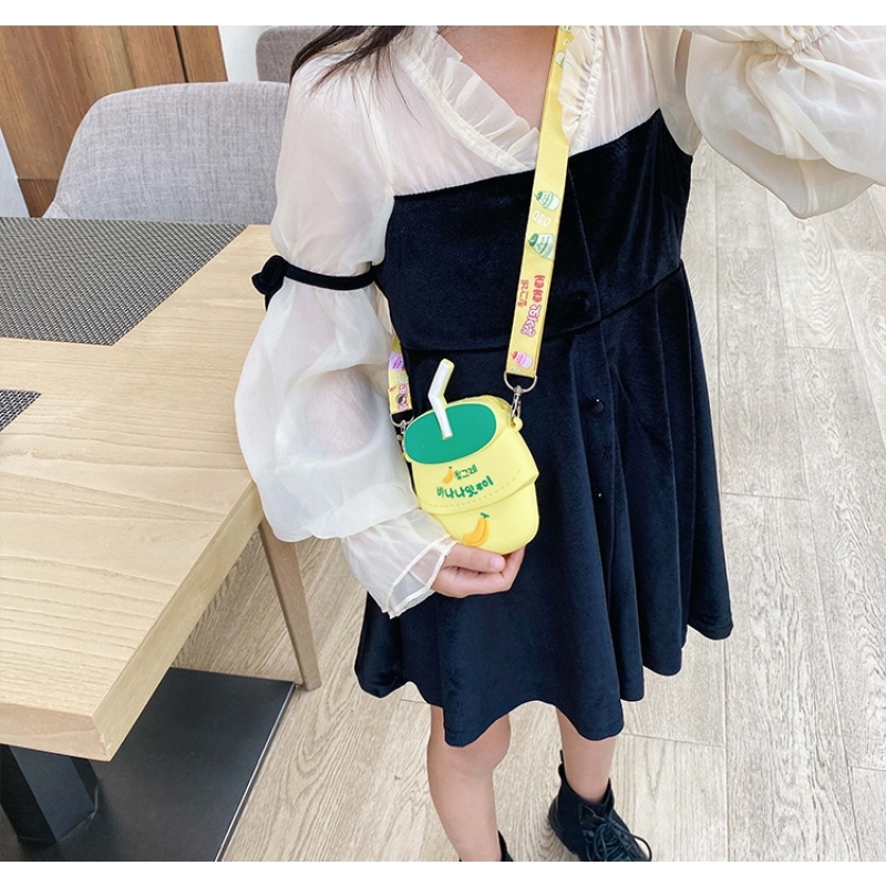 Amazon Hot Sale 2021 New Shoulder Bag Designer Purses Silicone Small Change Mini Bag Avocado Children Diagonal Bag Purse 2021