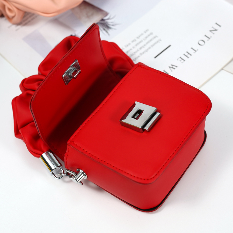Ins Fashion Popular Mini Small Bag Fresh Western Style Folds Fashion One-Shoulder Messenger Chain Lipstick Bag Ruched Handle Bag