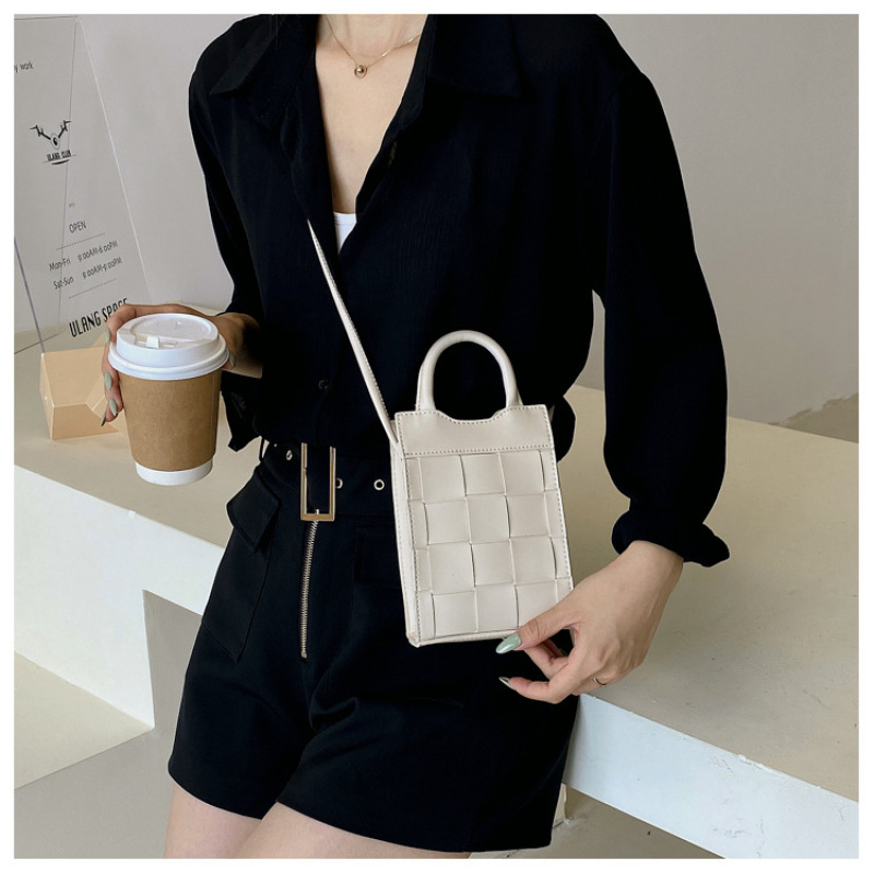 2021 New Trendy Bags Tote Handbags For Women Fashion Leather Crossbody Bags For Women Simple Small Square Bag