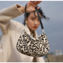 Ins 2021 New Trendy Fashion Handbag Wild Shoulder Handbag Autumn Winter Plush Leopard Print Underarm Bag Female Women Hand Bags