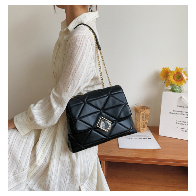 Korean simple Diamond pattern luxury handbags for women 2020 handbags Elegant Ladies sling bag party chain pouch bags