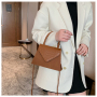 Triangle Cover Crocodile Pattern Magnetic Buckle Women's Shoulder Messenger Bag Casual Handbag