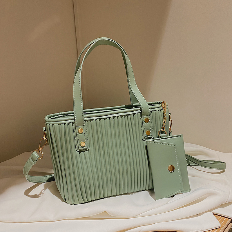 New Large-Capacity Tote Bag Vertical Stripes Elegant Ladies Shoulder Bag Ins Popular Messenger Bag