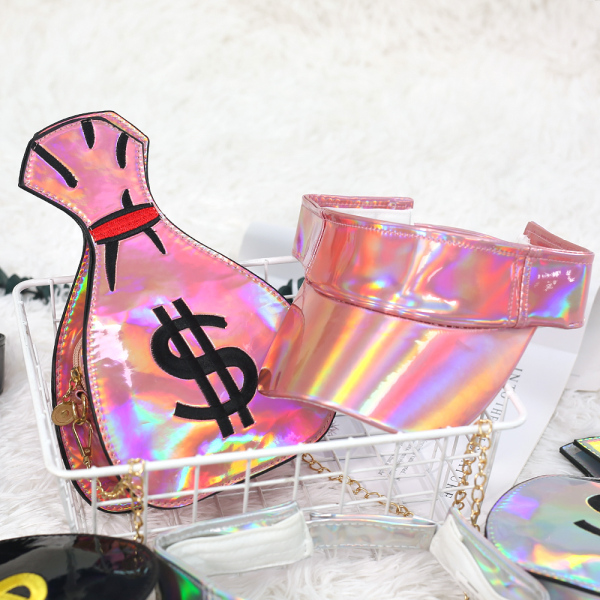 Chapeau de plage tricolore et sac à main en cuir pour femme