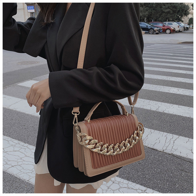 Ins Fashion Simple Style Bags Women Handbags Ladies 2021 New Fashion Fold Shoulder Bag Trendy Purses And Handbags