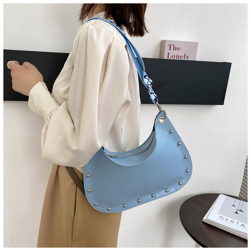 Women Single-Shoulder Rivet Messenger Underarm Bag