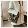 New Winter Girl Plush Leopard Print Handbag 2021 Winter Female Handbag Plush Chain Crossbody Bag Ladies Purses And Hangbags