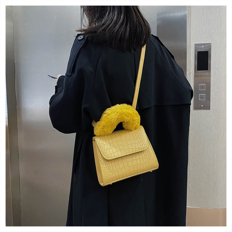 Autumn And Winter Plaid Handbag Fashion Fluffy Shoulder Bag Korean Style Shoulder Bag Small Lady Fashion Chain Crossbody Bag