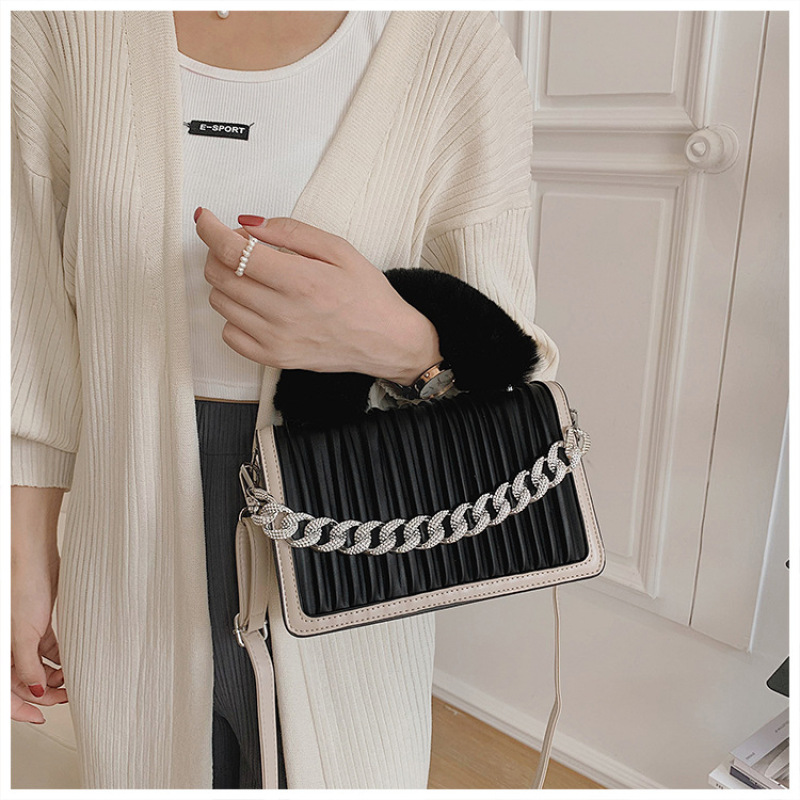 New Comfortable Purses 2021 Plush Handbag Chain Crossbody Bags Elegant Pu Leather Women Hand Bags Ladies Purses And Handbags