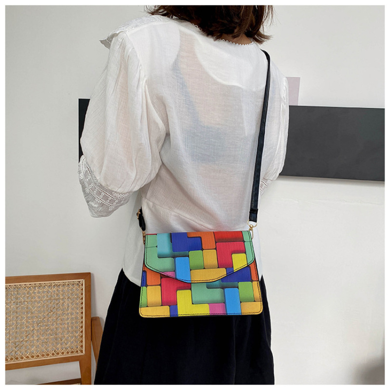 Ins Rainbow Color Street Trend Messenger Bags Shoulder Bag Creative Fun Fashion Magic Stitching Color Chain Crossbody Bag