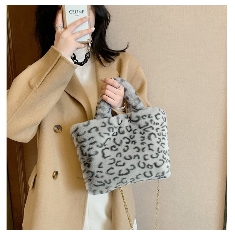 New Winter Girl Plush Leopard Print Handbag 2021 Winter Female Handbag Plush Chain Crossbody Bag Ladies Purses And Hangbags