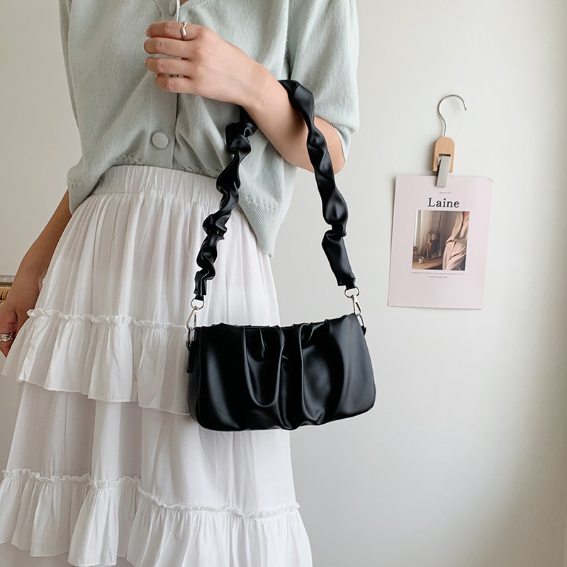 Wholesale Korean Style New Crossbody Bag 2021 Summer Hot Sale Luxury Handbags For Women Ins Lady Cloud Bag