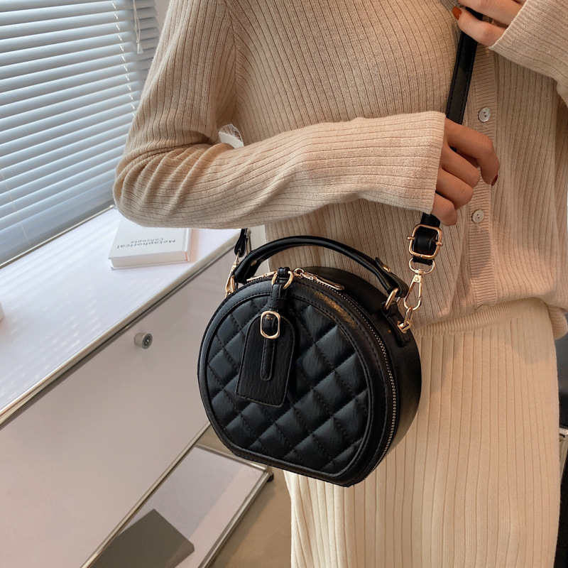 2021 New Wave Fashion Texture Portable Small Round Women Hand Bags Popular Crossbody Bag Round Cake Bag Purses And Handbags