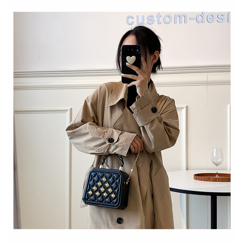 Online Shopping New Fashion Rivet Small Square Women Hand Bags Chain Wild Western Style Autumn Messenger Bag Purses And Handbags
