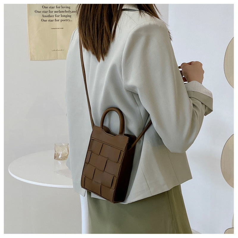 2021 New Trendy Bags Tote Handbags For Women Fashion Leather Crossbody Bags For Women Simple Small Square Bag