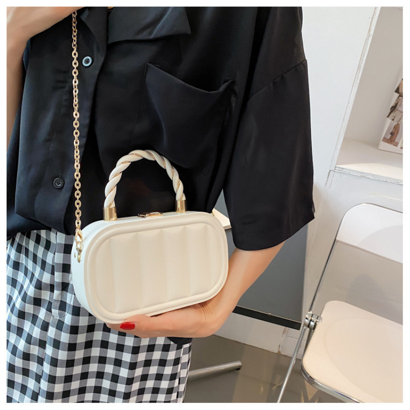 Elegant Ladies French Horizontal Bread Hand Bags Ins New Lady Woven Portable Box Bag Cross Body Handbag and Purse