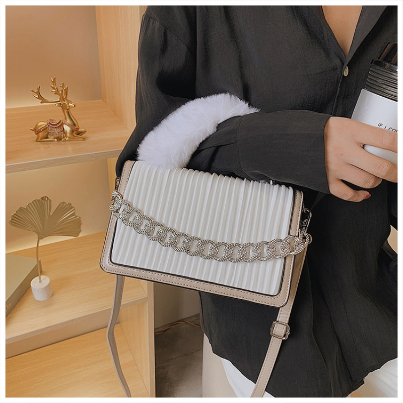 New Comfortable Purses 2021 Plush Handbag Chain Crossbody Bags Elegant Pu Leather Women Hand Bags Ladies Purses And Handbags