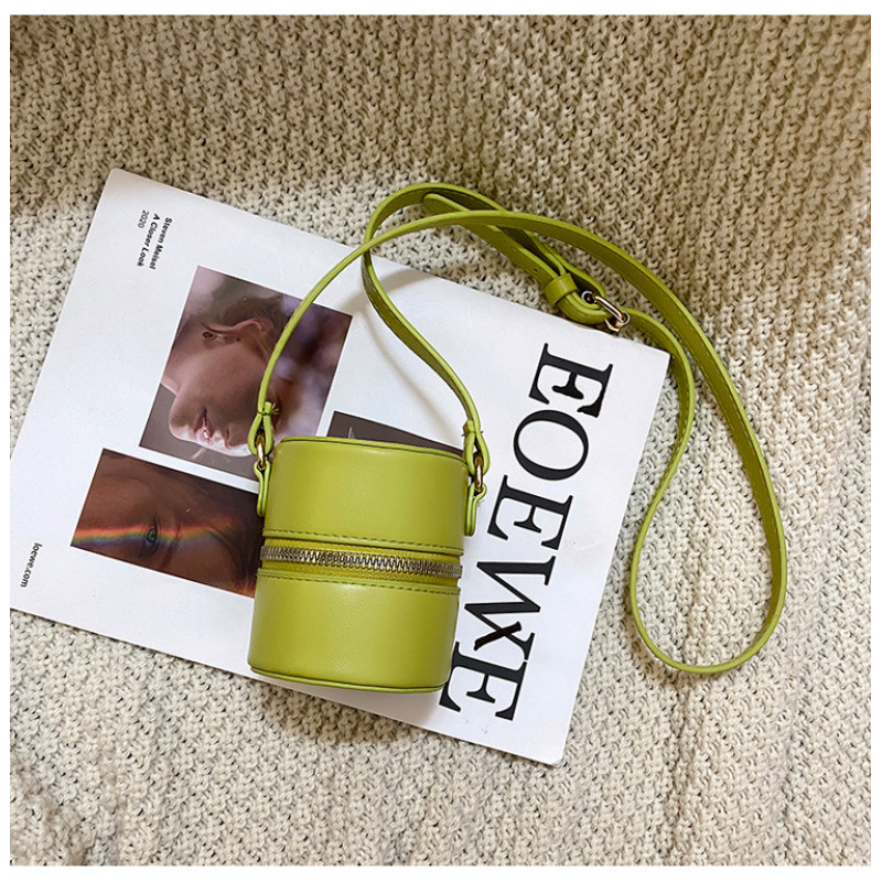 2021 New Korean Fashion Sling Bag Wholesale Simple Elegant Bags Women Handbags Ladies Bucket Crossbody Bag