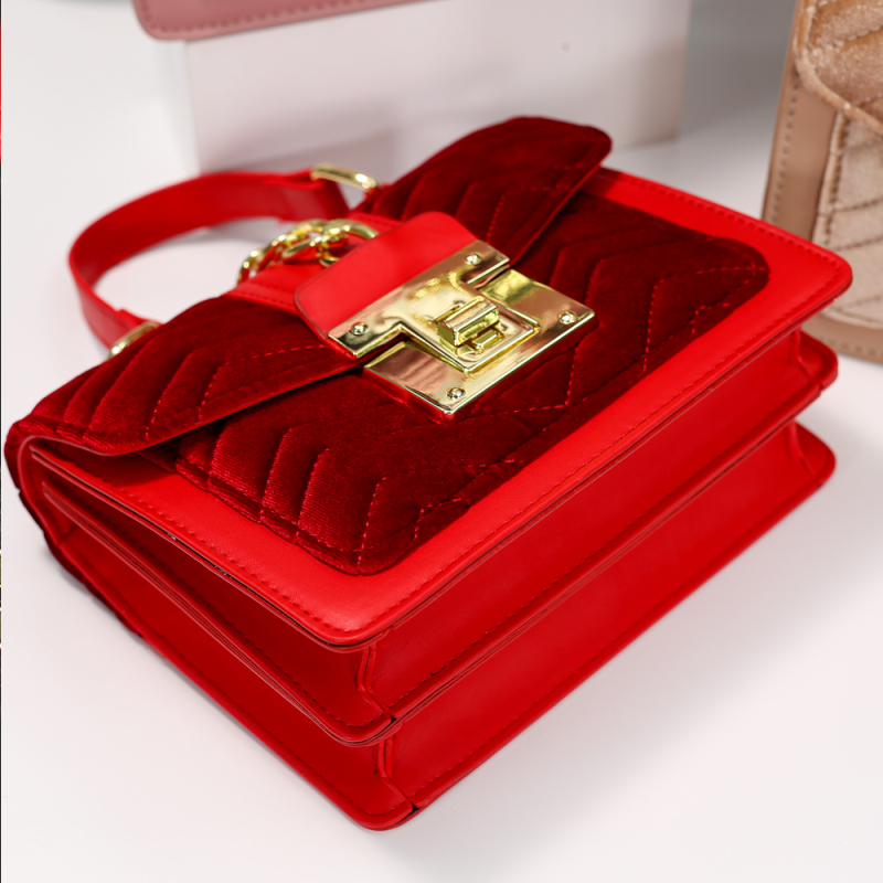 Wholesale Velvet Lingge Chain Messenger Bags And Elegant Ladies Fold Hair Band Two Pieces Set Design Women Purses And Handbags