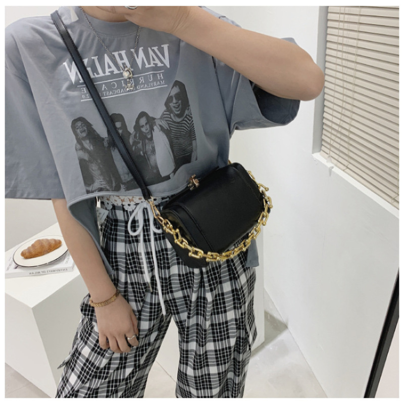 Trendy Fashion Designer Handbag Acrylic Chain Crossbody Bag 2021 Handbag Retro Style Crossbody Bag Women
