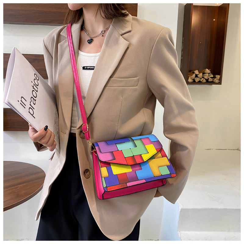 Ins Rainbow Color Street Trend Messenger Bags Shoulder Bag Creative Fun Fashion Magic Stitching Color Chain Crossbody Bag