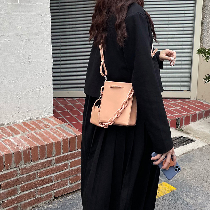 Vintage Acrylic Chain Underarm Buns Small Square Crossbody Bag
