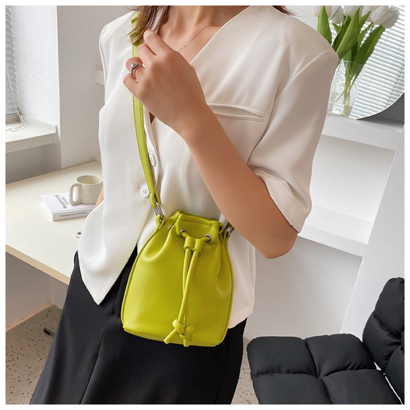 Online Shopping Fashion Soft Leather Drawstring Bucket Bag  Ins Simple Western-Style Crossbody Bag Women Hand Bags