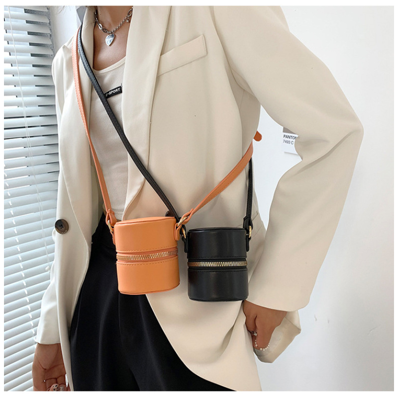2021 New Korean Fashion Sling Bag Wholesale Simple Elegant Bags Women Handbags Ladies Bucket Crossbody Bag