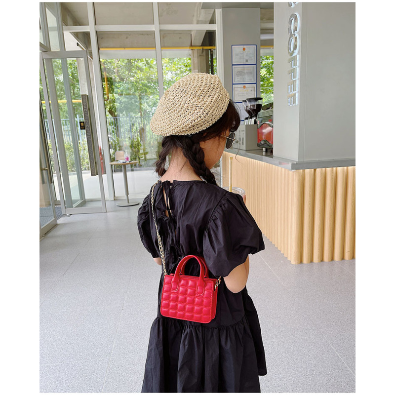 New Small Fragrance Embroidery Thread Baby Handbag 2021 Western Style Girl Princess Crossbody Bag Designer Handbags