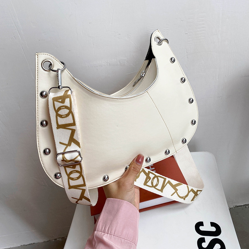 Women Single-Shoulder Rivet Messenger Underarm Bag