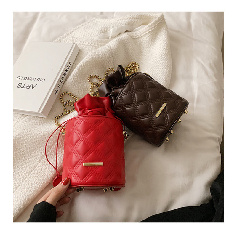 The New Pu Leather One-Shoulder Diagonal Bag Women'S Bag Simple Rhombic Embroidered Thread Chain Drawstring Women Hand Bags