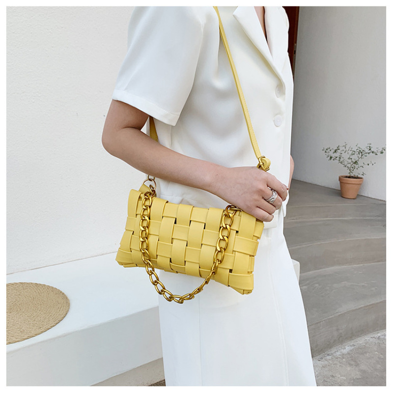 Lingge Chain Shoulder Messenger Bag Square Handbag