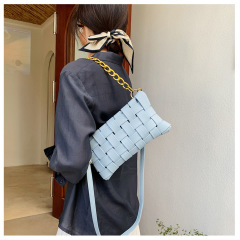Lingge Chain Shoulder Messenger Bag Square Handbag