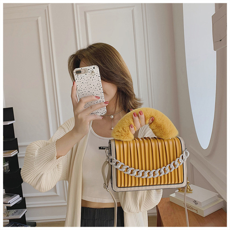 New Comfortable Purses 2021 Plush Handbag Chain Crossbody Bags Elegant Pu Leather Women Hand Bags Ladies Purses And Handbags