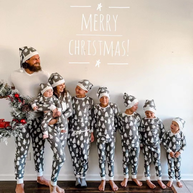 Christmas Pajamas Set Mommy and Me Baby Clothing Print Family Suits Printed Christmas Tree Father Mother Kids Sleepwear Clothes