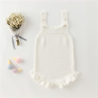 White bib with wood ears