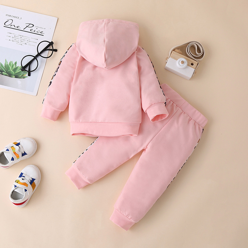 Conjunto de blusa e calça com capuz para bebês meninas, estampa de leopardo, ideal para outono e inverno.