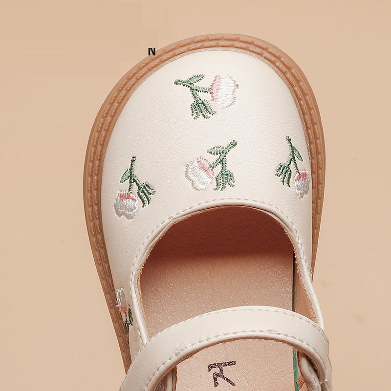 Conyson high quality rts summer Korean fashion designer embroidery flower baby Non-slip kids girl Outdoor princess leather shoes