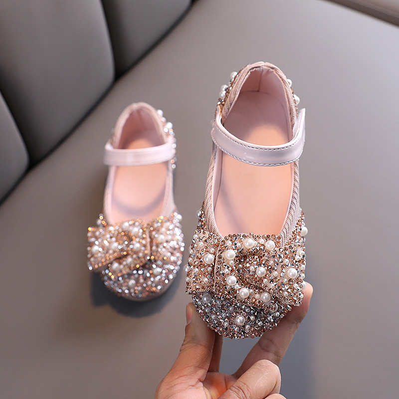 Conyson Fashion Summer Performance Soft Girl Cheap New Design Shoes Pearl Rhinestones Shining Bow Kids Princess Girls Shoes