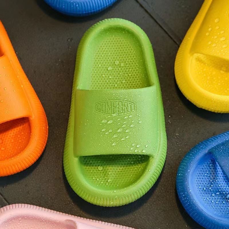 Conyson New Arrival Summer Non-Slip Bulk Slippers Soft Bottoming Thick Home PVC Unisex Slippers Beach Sandals Kids Solid Color
