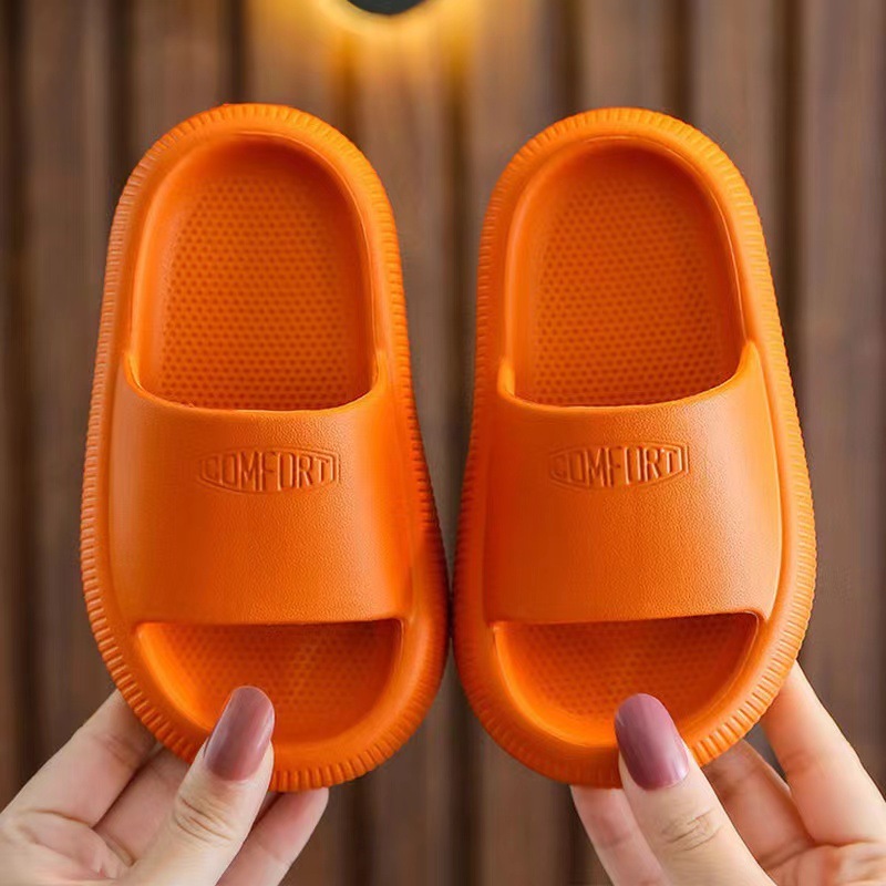 Conyson New Arrival Summer Non-Slip Bulk Slippers Soft Bottoming Thick Home PVC Unisex Slippers Beach Sandals Kids Solid Color