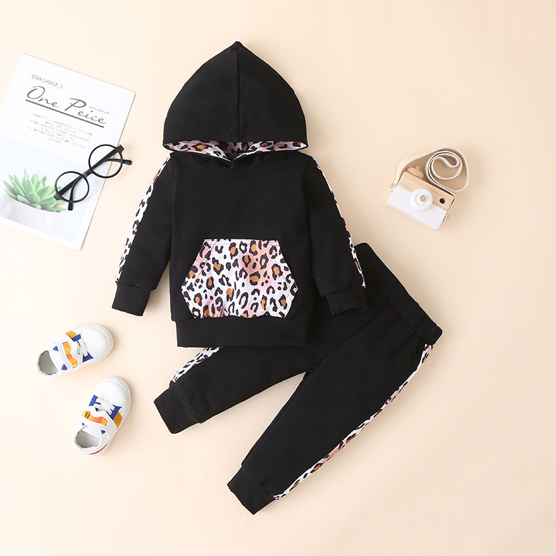 Conjunto de blusa e calça com capuz para bebês meninas, estampa de leopardo, ideal para outono e inverno.