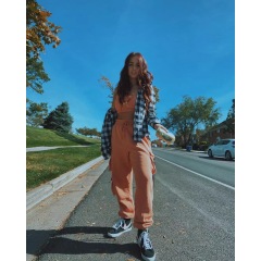 Conyson Hot Sale Custom Sport Gym Pullover Three-dimensional Pocket Pinching Pants Plain Crop Top Oversized Women's Vest Set