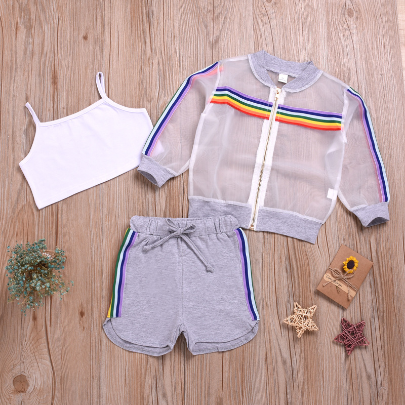 Conjunto de roupa infantil para menina, 3 peças: casaco transparente de organza arco-íris com mangas compridas + colete branco + shorts. Roupa esportiva infantil.